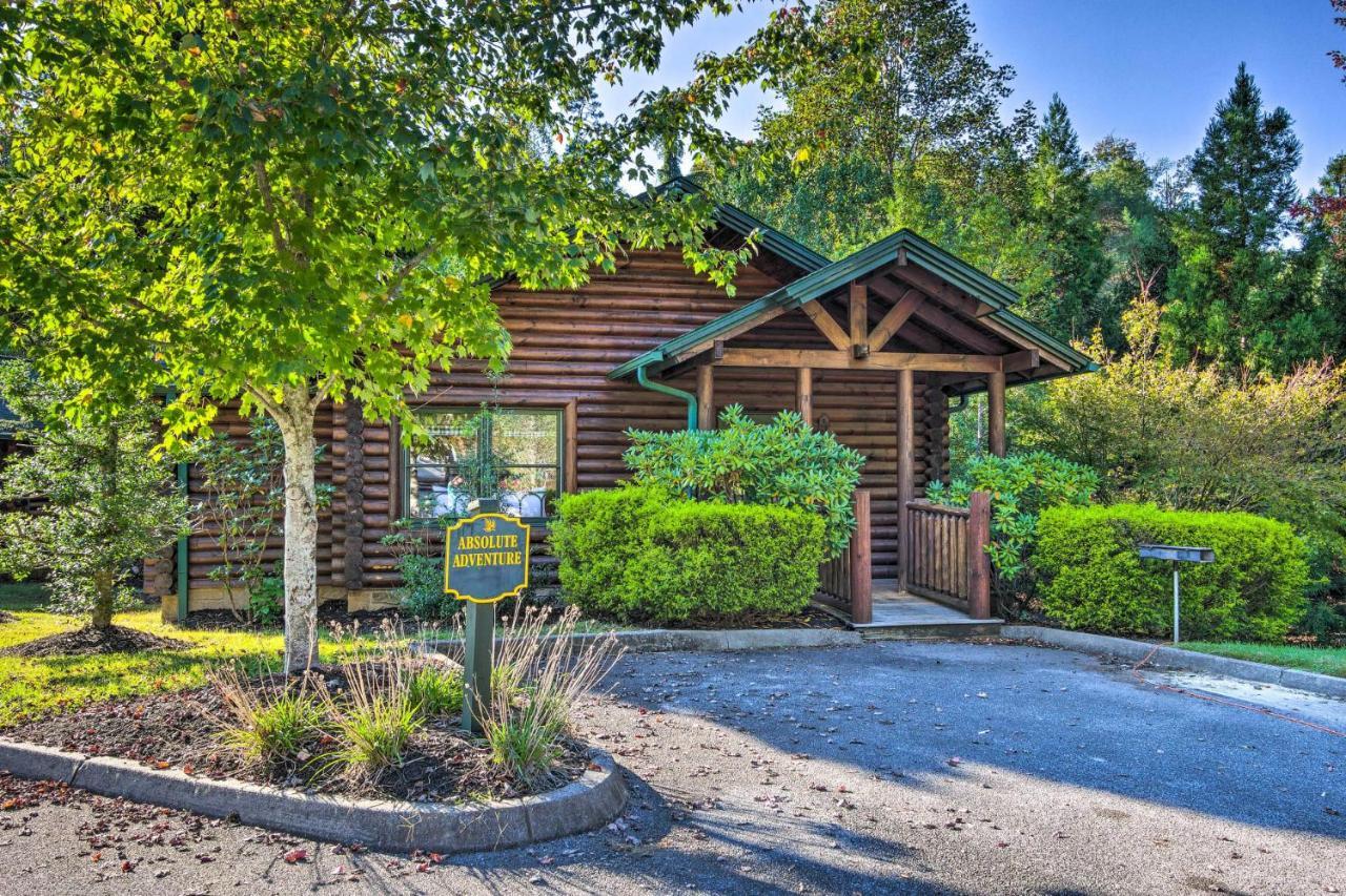 Dog Friendly, Romantic Mtn Getaway Hot Tub Pool Gatlinburg Kültér fotó
