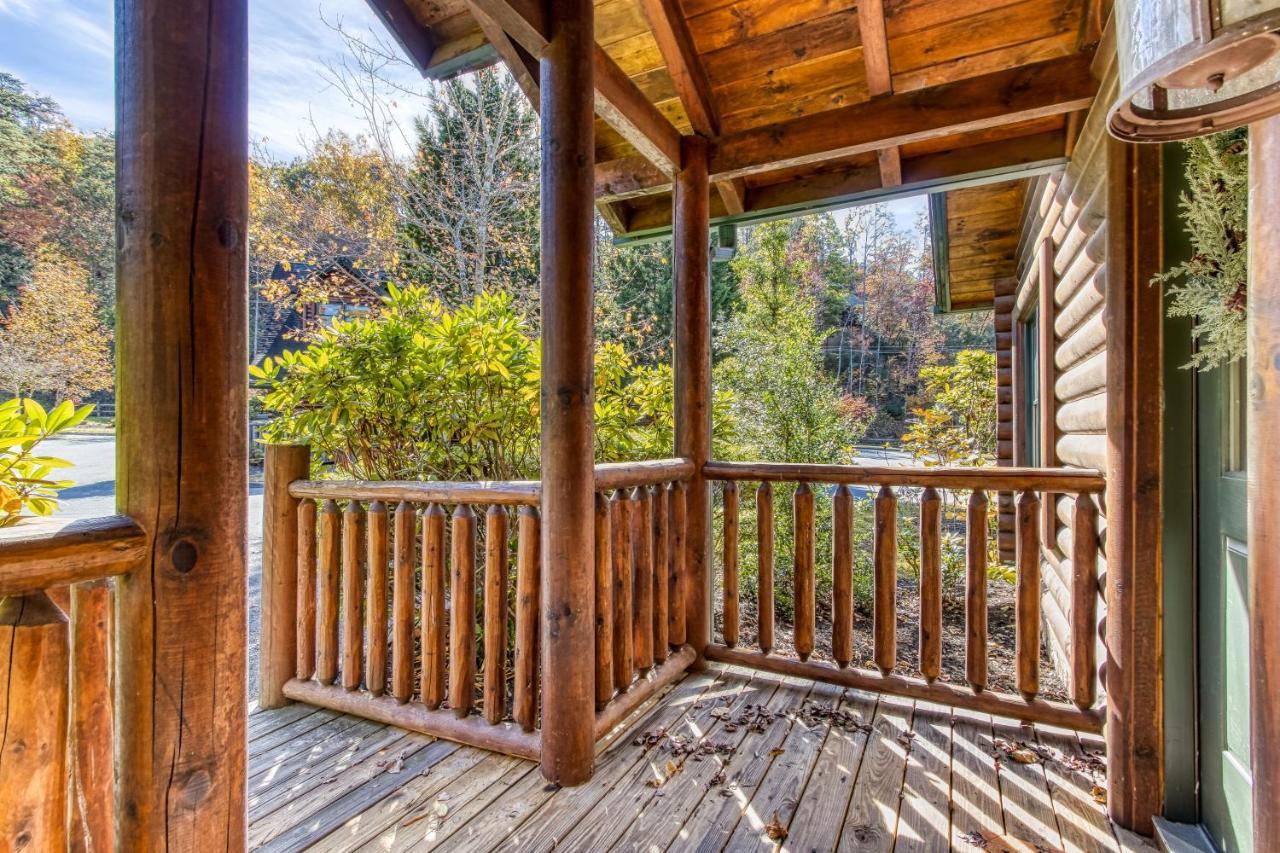 Dog Friendly, Romantic Mtn Getaway Hot Tub Pool Gatlinburg Kültér fotó