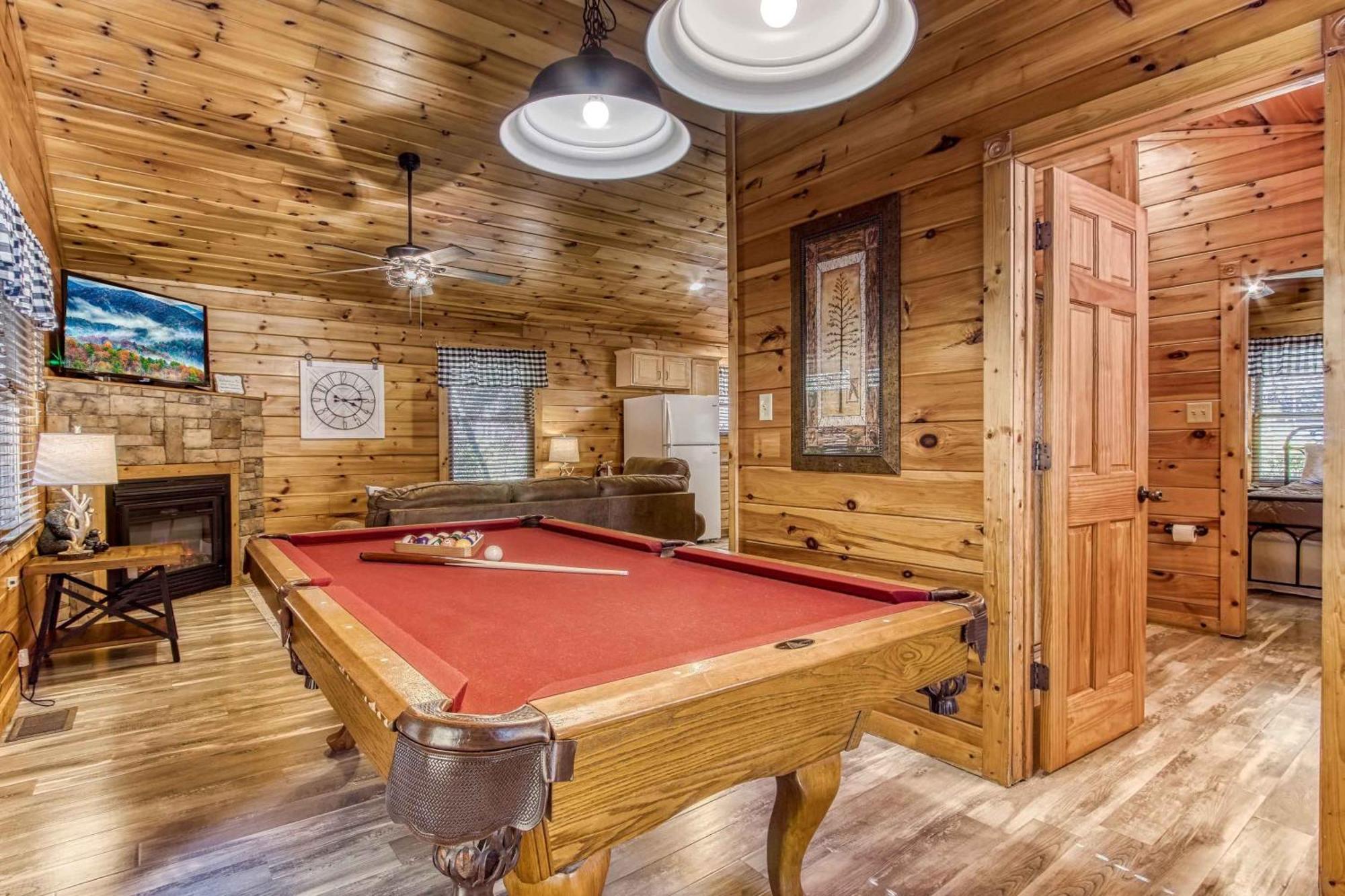 Dog Friendly, Romantic Mtn Getaway Hot Tub Pool Gatlinburg Kültér fotó