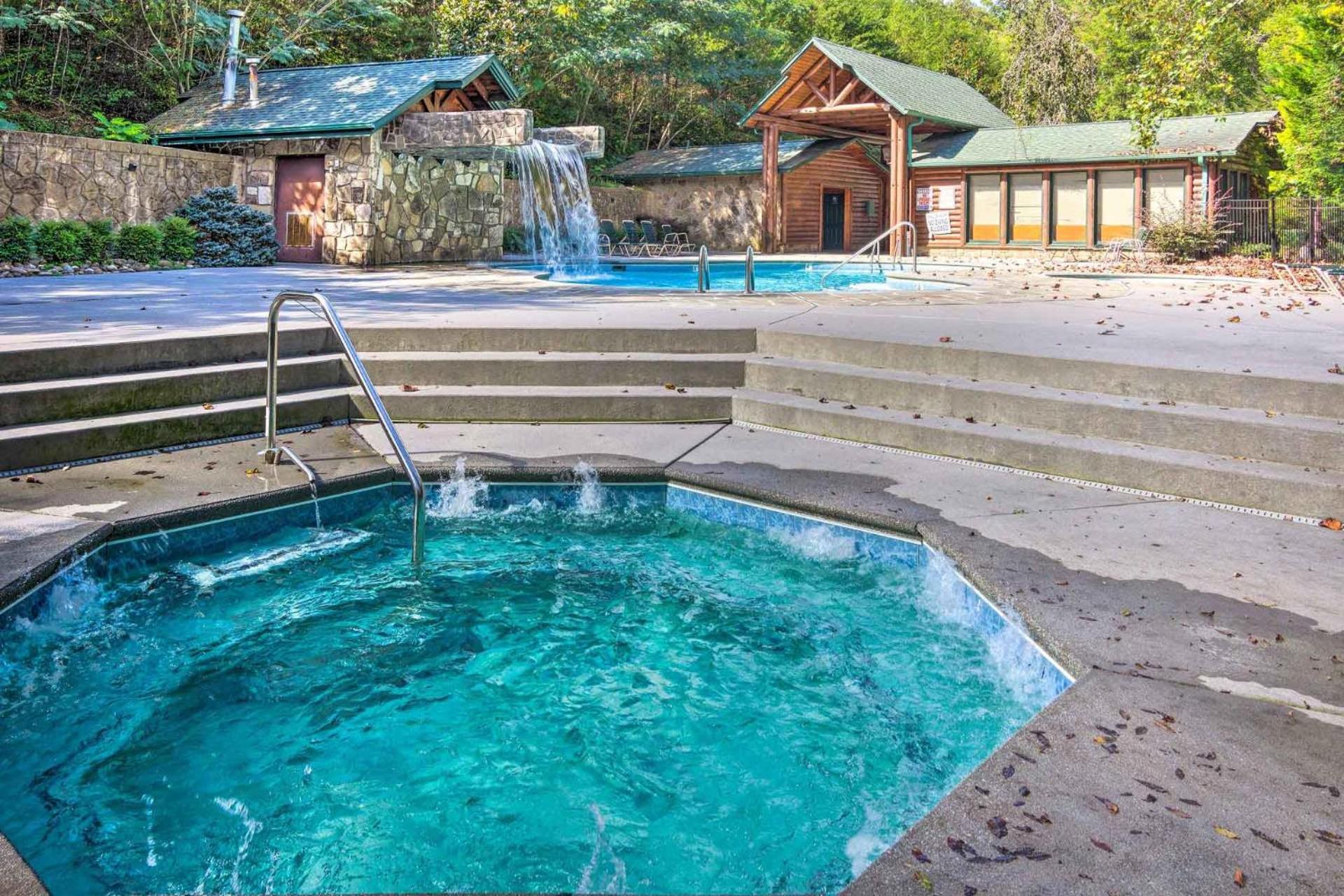 Dog Friendly, Romantic Mtn Getaway Hot Tub Pool Gatlinburg Kültér fotó